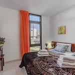 -2 Minute From The Beach. דירה