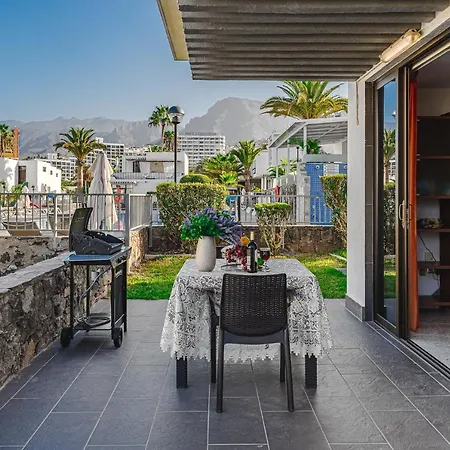 Apartment -2 Minute From The Beach.