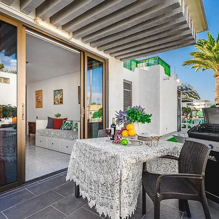 -2 Minute From The Beach. Apartment Playa de las Americas (Tenerife)