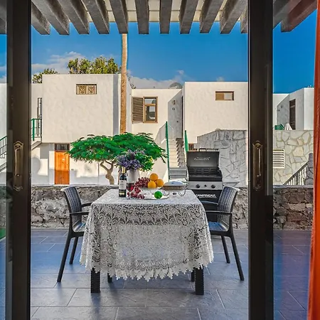 Apartment -2 Minute From The Beach. *