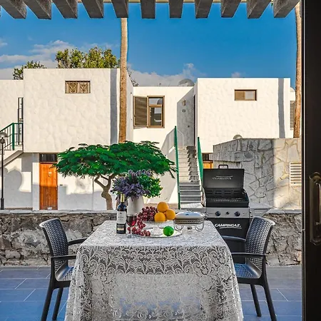 -2 Minute From The Beach. Apartment *