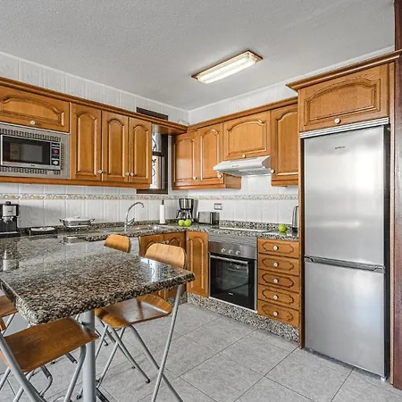 -2 Minute From The Beach. Apartment *