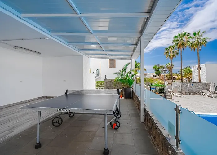 -2 Minute From The Beach. *